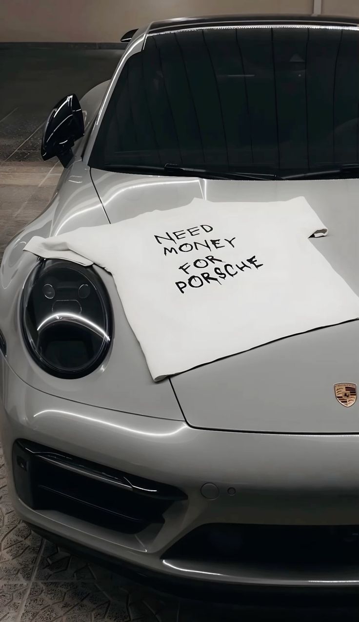 PORSCHE